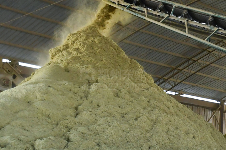 生物質烘干機廠家鄭州東鼎干燥開發了大型檸條烘干機成套設備，實現了檸條資源規?；弥?。